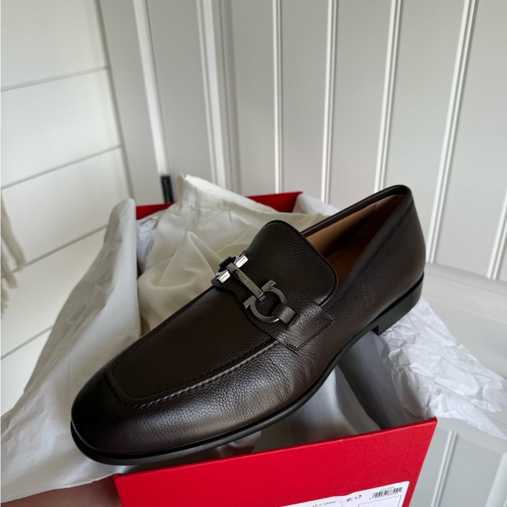 Salvatore Ferragamo Brown Leather Loafers Sleek Design